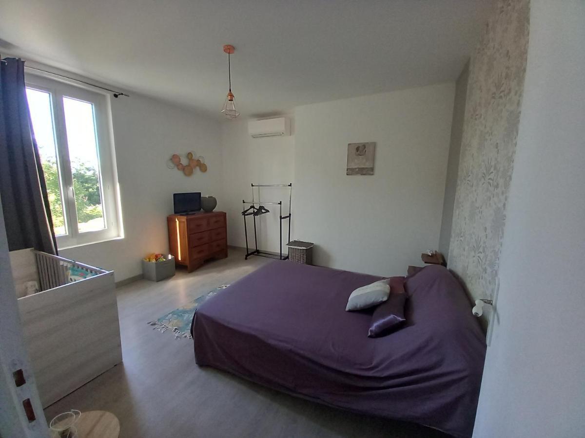 Mas provençal au cœur des vergers Vallabrègues Extérieur photo